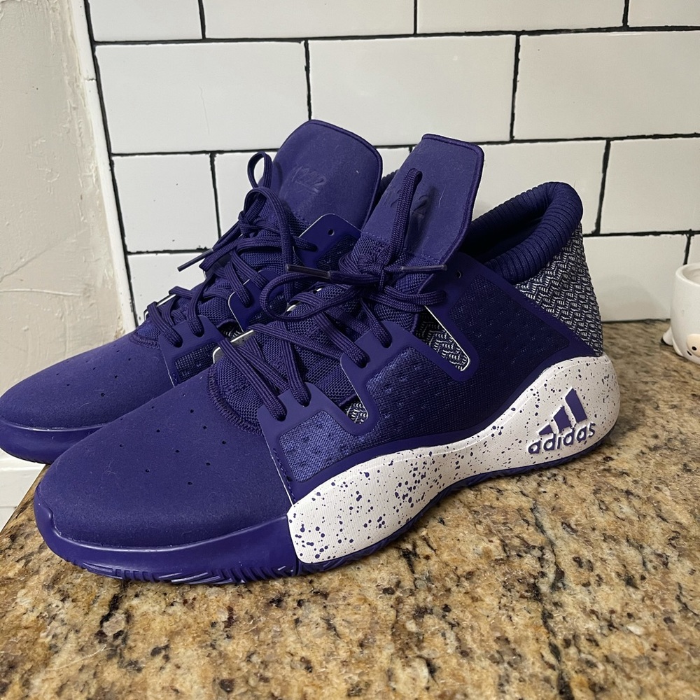 Mens ADIDAS BASKETBALL SHOES 12.5